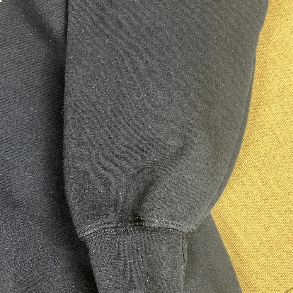 Yale Navy Blue women’s sweatshirt
Size: Medium - Picture 3 of 7